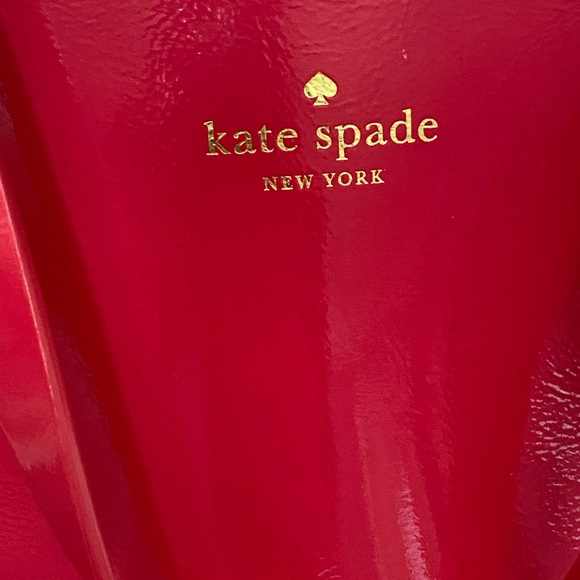 SOLD Kate Spade New York Lily Avenue Small Carrigan Patent Leather Tote Bag - Picture 2 of 5
